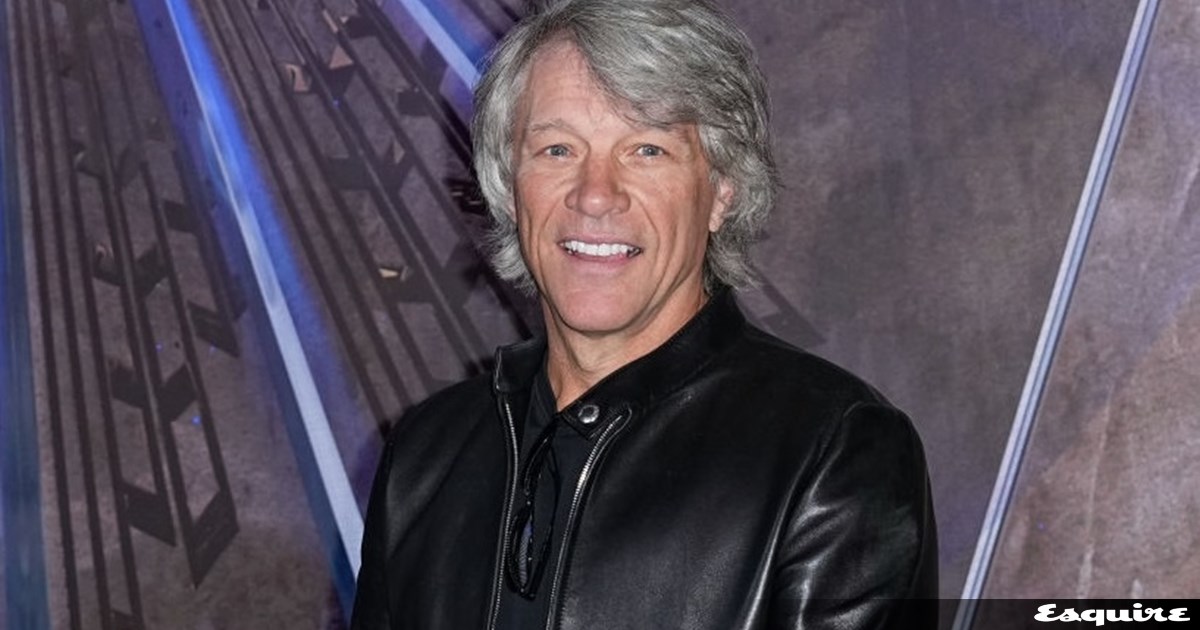 Οδηγός ΚΤΕΛ τερματίζει το multitasking με τσιγάρο και κινητό ενώ οδηγεί (video)