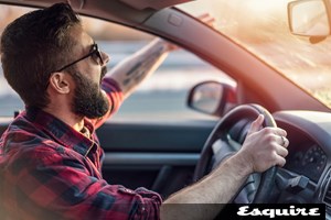 Το ελληνικό "Waze" της παρανομίας: Πώς έστησαν το δίκτυο ενημέρωσης για μπλόκα της Τροχαίας