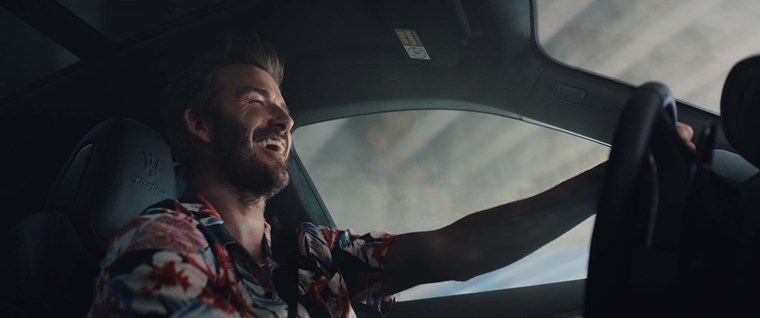 O David Beckham σου δείχνει το στυλ του φετινού καλοκαιριού