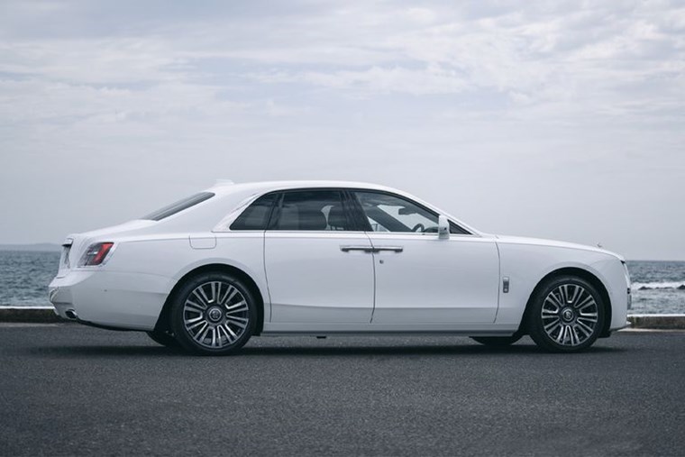 Η νέα Rolls-Royce Ghost είναι κάτι παραπάνω από ένα dream car