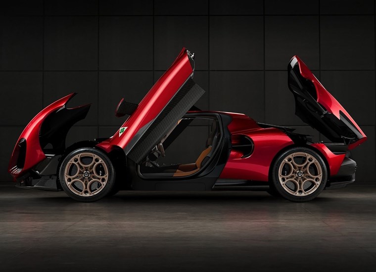 alfa romeo 33 stradale 2024