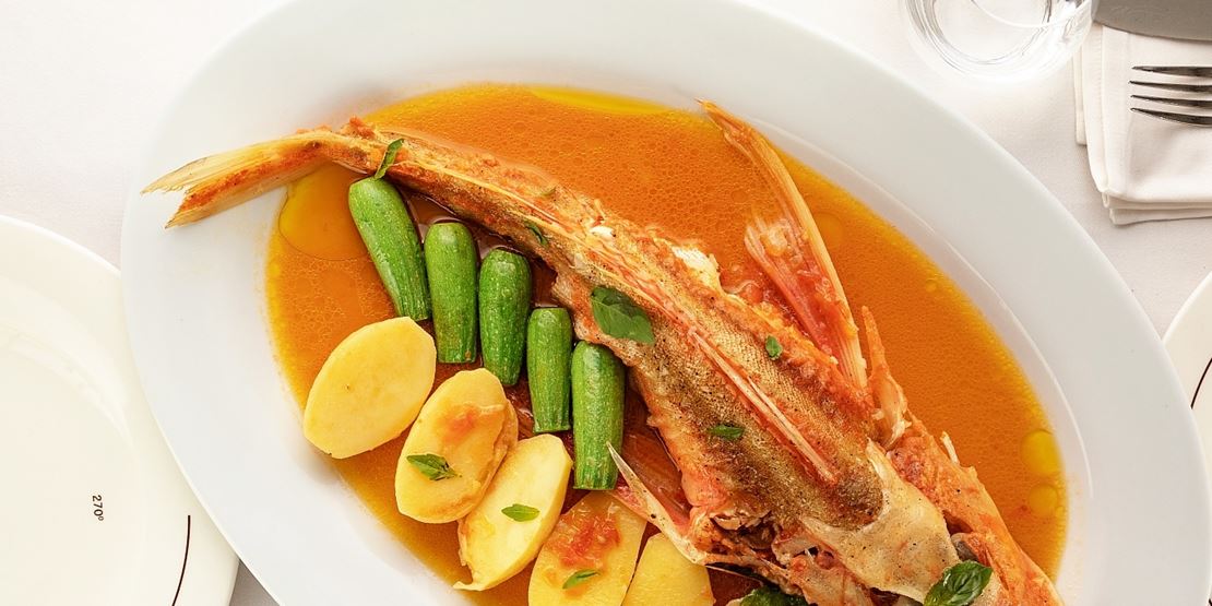 AΥΤΑ ΤΑ ΕΣΤΙΑΤΟΡΙΑ ΣΕΡΒΙΡΟΥΝ ΤΗ ΝΟΣΤΙΜΟΤΕΡΗ ΕΛΛΗΝΙΚΗ ΚΟΥΖΙΝΑ ΣΤΗΝ ΑΘΗΝΑ