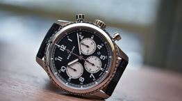 Η χρυσή εποχή της αεροπορίας εμπνέει τη Breitling