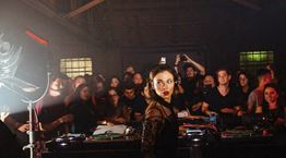 Aυτό το Σάββατο η techno Αθήνα θα χορεύει στο Techniques