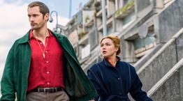 Στον Alexander Skarsgard χρωστάμε τα πιο στιλάτα looks της φετινής TV