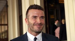Ο David Beckham φορά κοστούμι και παραδίδει μαθήματα διαχρονικού στυλ