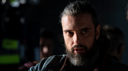 Ο Σωτήρης Τσαφούλιας συμβουλεύει τις κόρες του, το ίντερνετ χειροκροτεί