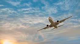 Αεροπλάνο επέστρεψε στο αεροδρόμιο γιατί επιβάτης έπαθε διάρροια