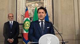 Η Ιταλία υποφέρει για ακόμα μία φορά από πολιτικές ίντριγκες