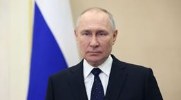 Πώς ο Putin κάνει τους νέους της Ρωσίας να του μοιάζουν