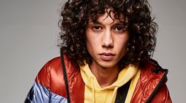 Ποιος είπε ότι το color blocking είναι καλοκαιρινό σπορ;