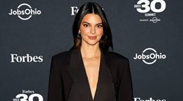 H Kendall Jenner μόλις βγήκε από τα ρούχα της, για χάρη του Calvin Klein