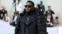 Η πρώτη αντίδραση του Puff Daddy μετά τη δημοσιοποίηση βίντεο στο οποίο κακοποιεί την πρώην σύντροφό του