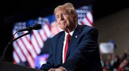 ‘Είχα τον θεό μαζί μου’, λέει ο Donald Trump για τη δολοφονική επίθεση