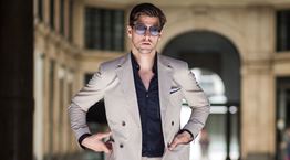 Μπεζ κοστούμι, η επιτομή της αντρικής κομψότητας