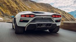 Οδηγώντας την αναγεννημένη Lambοrghini Countach