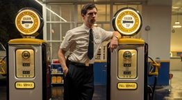 5 φετινές σειρές του Netflix για να δεις στις διακοπές