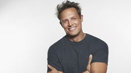 Αλήθεια Σάββα Πούμπουρα, τρως όλα αυτά που ποστάρεις;