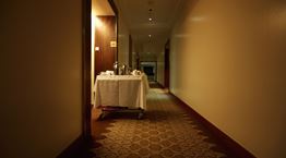 Τι δεν πρέπει να παραγγέλνεις ποτέ από το room service