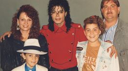 Η αιώνια, σκοτεινή σκιά του Michael Jackson