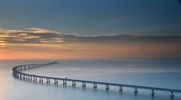 Στην Κίνα μόλις έφτιαξαν την μεγαλύτερη θαλάσσια γέφυρα του κόσμου