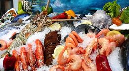 Τα μυστικά για να αγοράζεις πάντα φρέσκο ψάρι όπως τα αφηγήθηκε κάποιος που το πουλά