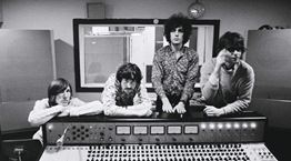 5 τραγούδια που αποδεικνύουν τη μουσική ιδιοφυία του Syd Barrett