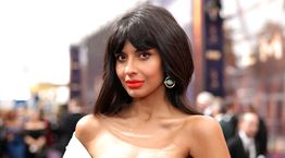 Η Jameela Jamil δεν φοβάται να μιλήσει για το Black Lives Matter