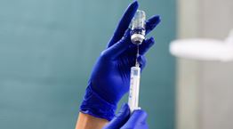 Το ρίσκο της πρόωρης έγκρισης εμβολίων για τον κορονοϊό