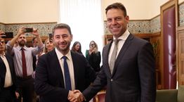 Κασσελάκης εναντίον Σημίτη, 24 ώρες μετά τη σύσφιξη σχέσεων με το ΠΑΣΟΚ