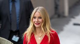 Η Gwyneth Paltrow αποχαιρέτησε το 2022 με μπικίνι