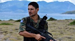 Ο Πάνος Βλάχος γύρισε από το LA για να υπερασπιστεί μία βραχονησίδα στο Αιγαίο