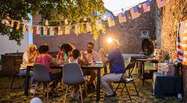 Κυριακή στο σπίτι με φίλους; Να πώς να περάσεις αξέχαστα μεσημέρια