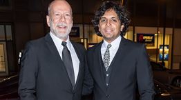 To μήνυμα του M. Night Shyamalan στον Bruce Willis