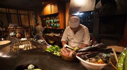 Τα εστιατόρια που έχτισαν τον γαστρονομικό μύθο του Τόκιο