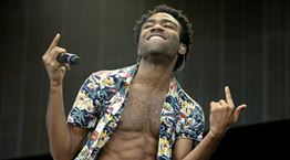 8 διάσημοι ηθοποιοί που κάνουν καριέρα και στη μουσική