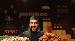 Jackaroo, το τηγανητό κοτόπουλο που σπάει παγκόσμια ρεκόρ στη Wolt