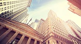 Πώς η Wall Street εμβολιάστηκε και παρέμεινε covid free