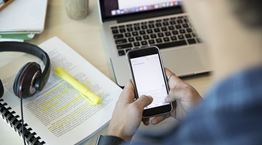 Έτσι θα κάνεις το διάβασμα πιο ξεκούραστο στο iPhone