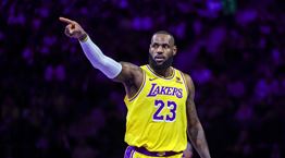 Ο LeBron James θα κάνει σημαντική ανακοίνωση: αλλαγή ομάδας ή αποσύρεται;