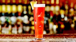 Η ιστορία και η διαχρονική γοητεία του Singapore Sling