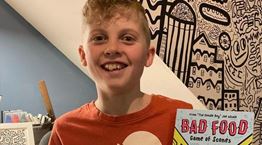 Ο 12χρονος ζωγράφος που υπέγραψε συμβόλαιο με την Nike