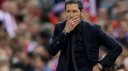 Μαύρο πουκάμισο: Διάσημοι άντρες δείχνουν πώς φοριέται σωστά και λάθος