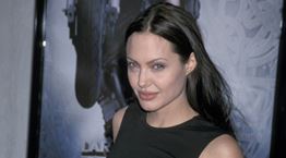Ποια ηθοποιός είναι η νέα Lara Croft μετά την Angelina Jolie