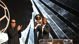 Ουσμάν Ντεμπελέ και η Αϊτάνα Μπονμάτι οι νικητές της Χρυσής Μπάλας 2025-Όλα τα βραβεία που απονεμήθηκαν