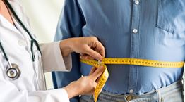Οι παχύσαρκοι άντρες είναι πιο ευάλωτοι στον κορονοϊό