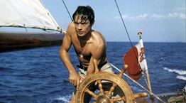 Η παντοτινή καλοκαιρινή γοητεία του Alain Delon