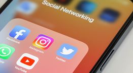 Τι παίζει με τη συνδρομή σε Instagram και Facebook;