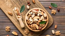 Τι μπορείς να πάθεις αν τρως πολλούς ξηρούς καρπούς