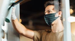 Πώς μπορούμε να μειώσουμε τον αριθμό των λοιμώξεων σε κλειστούς χώρους